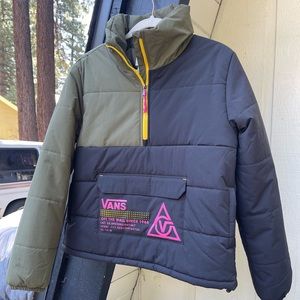*NEVER WORN* Vans Puffy Pullover